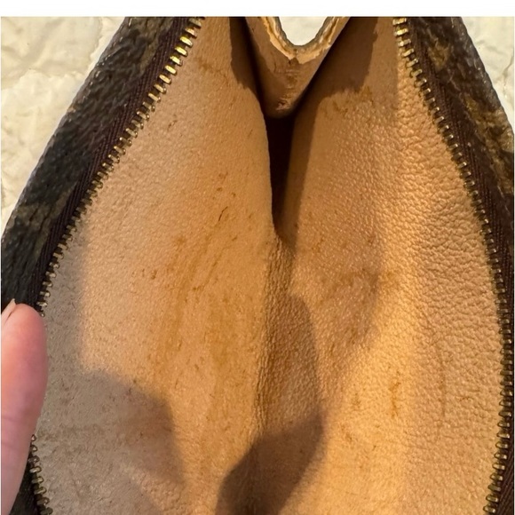 Authe Louis Vuitton monogram PM pouch - Picture 9 of 10